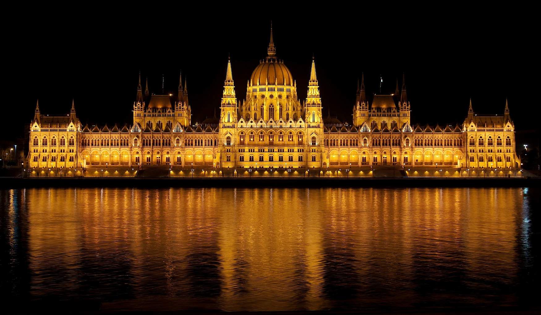 Здание Венгерского Парламента