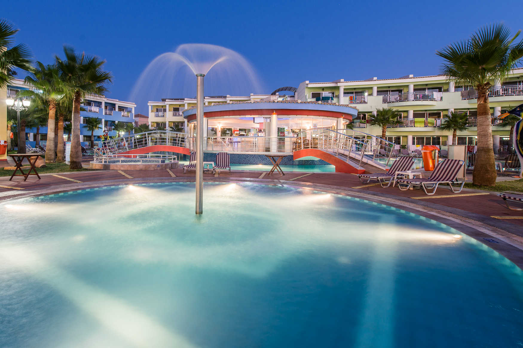 Caretta Beach Hotel & Watepark