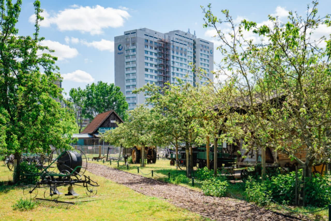 Animal farm Alt-Marzahn photo 1