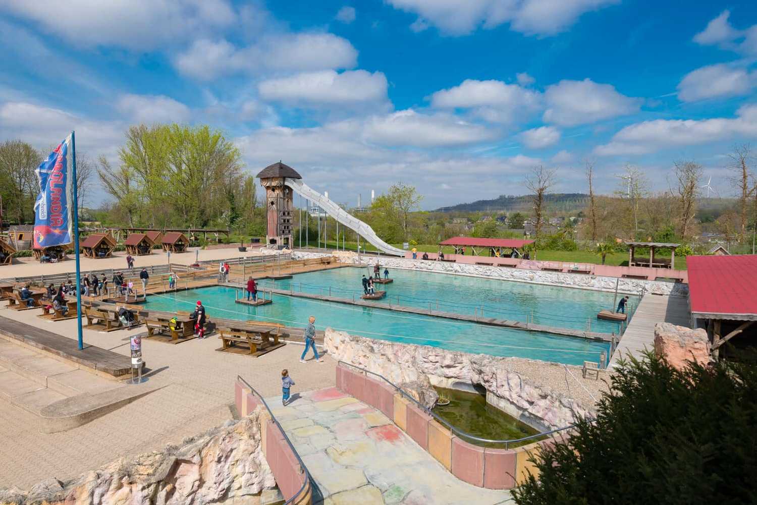 Sprung Raum фото 1