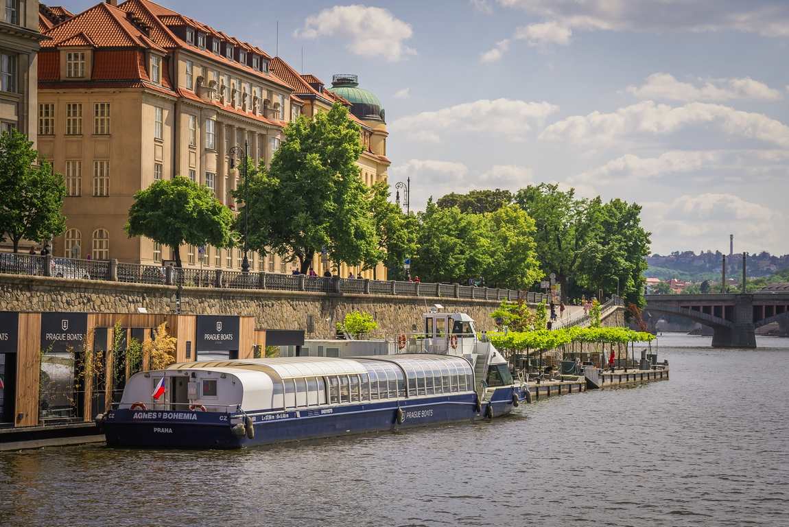 prague river cruise photo 7