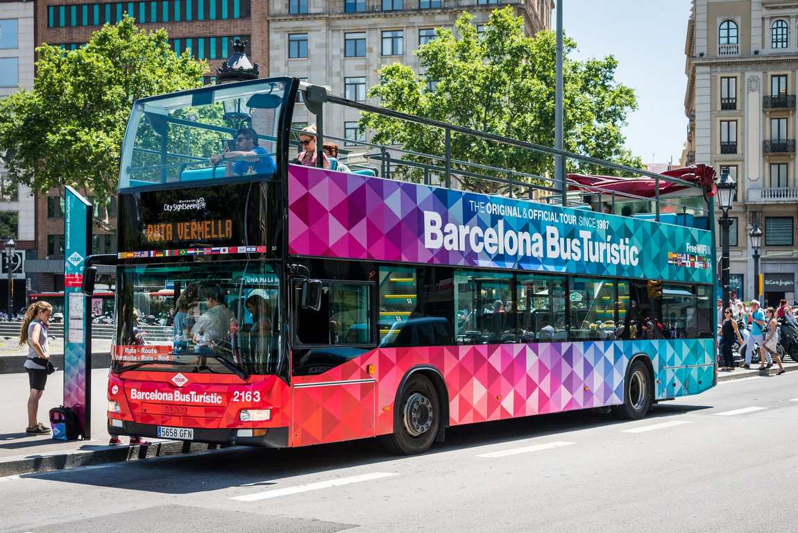 туристический автобус в барселоне фото 2