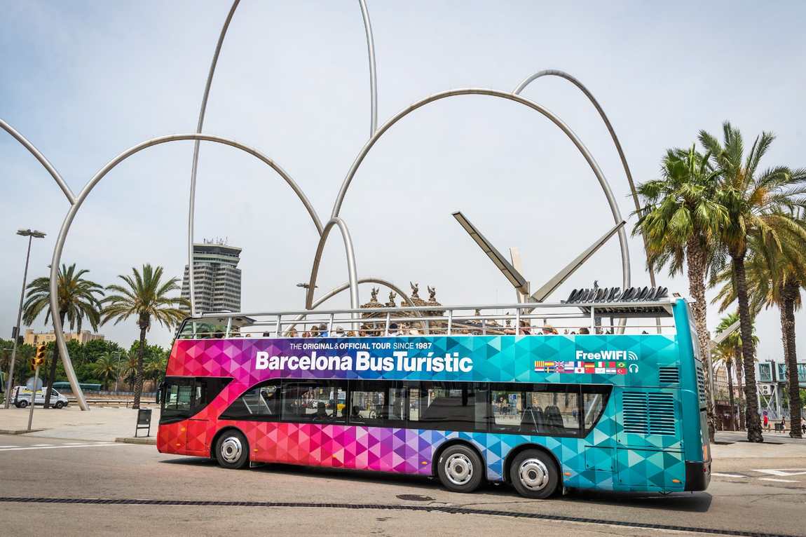 туристический автобус в барселоне фото 1