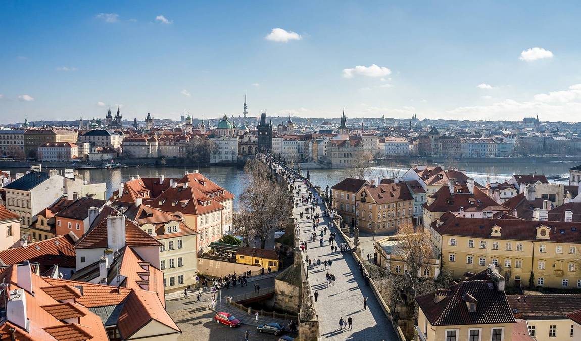 charles bridge photo 10