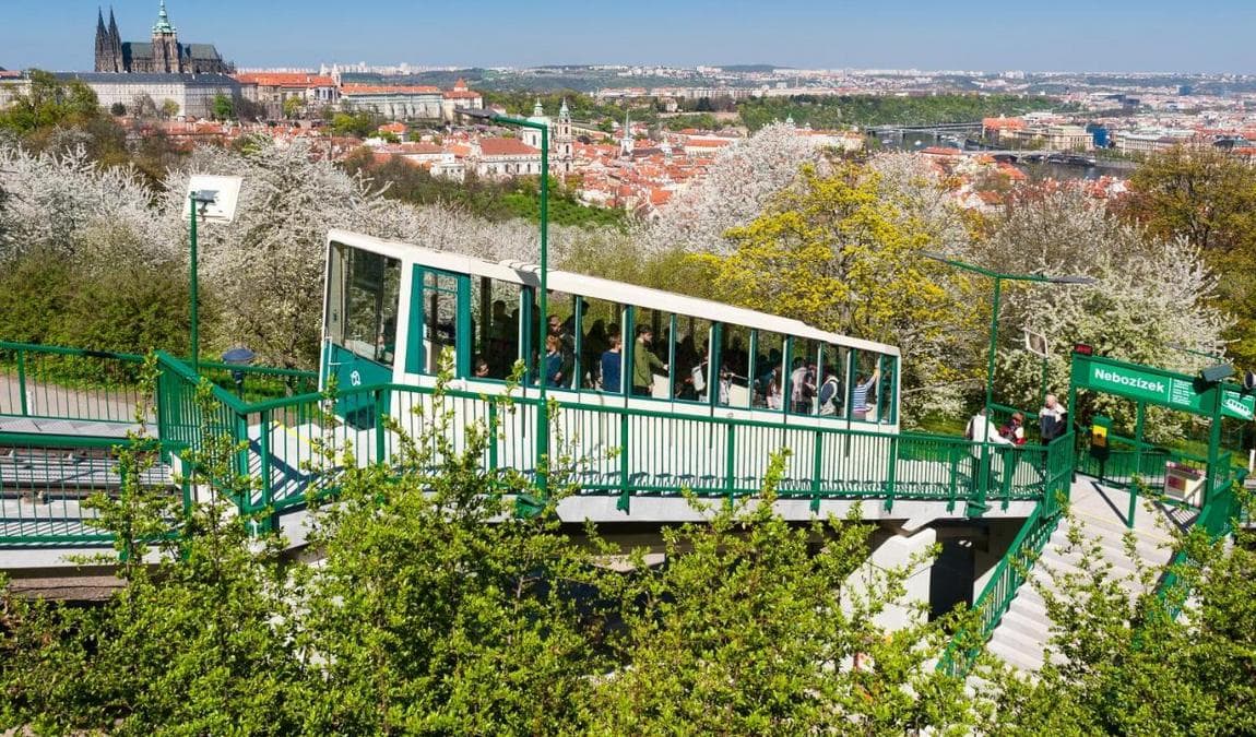 petrin hill funicular photo 7