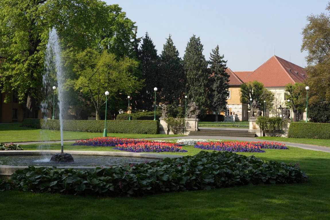 prague castle gardens photo 1
