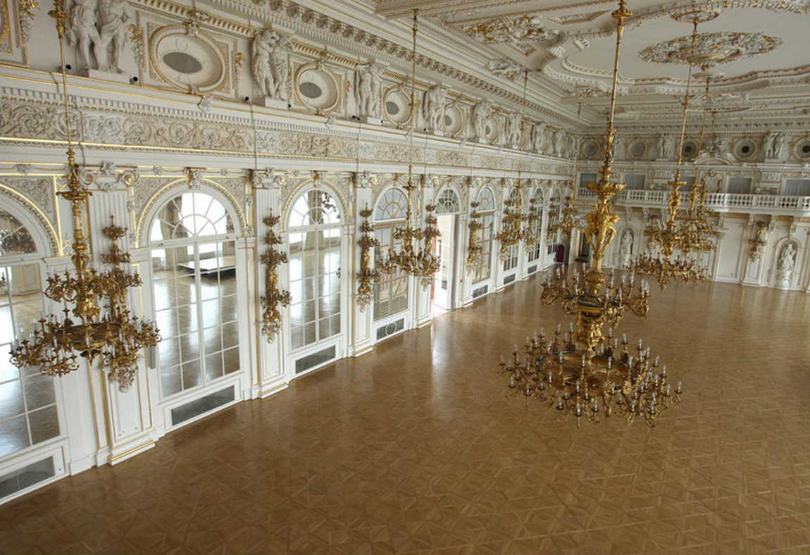new royal palace photo 6