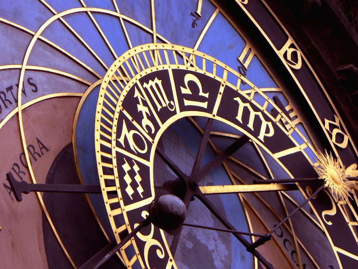prague astronomical clock photo 2