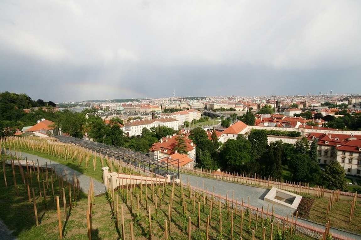 prague castle gardens photo 16