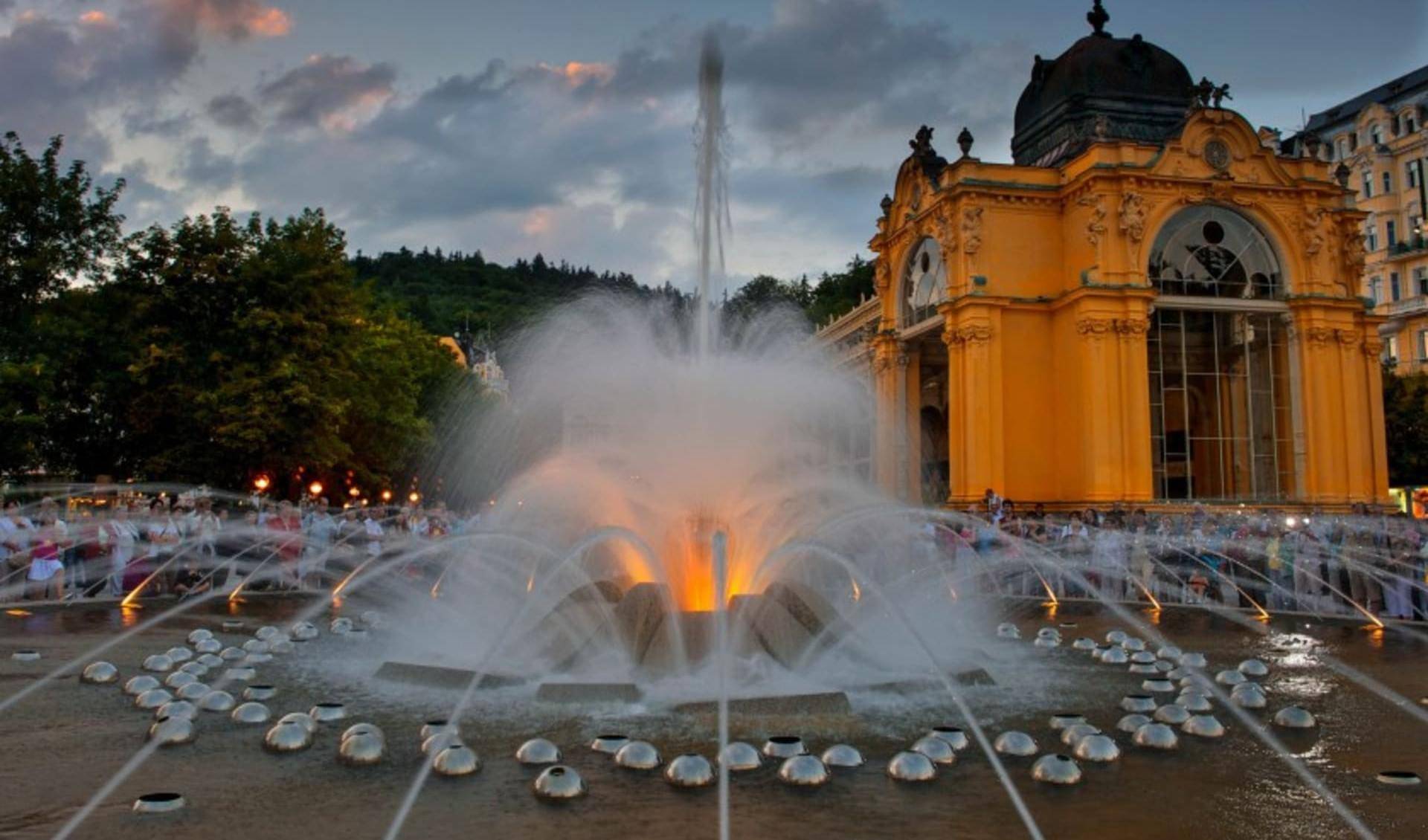 Singing fountain