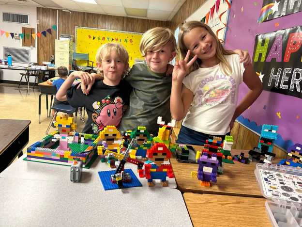 Bricks 4 Kidz