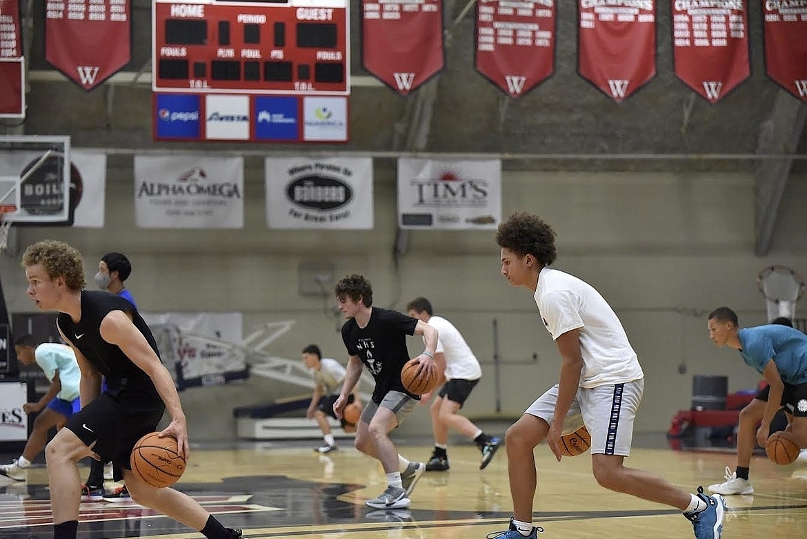 Flathead High School - Kalispell MT Basketball Camps photo 1