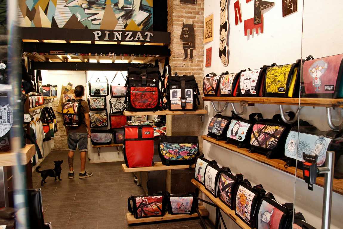 what to buy in barcelona: the 25 best souvenirs and gifts photo 8