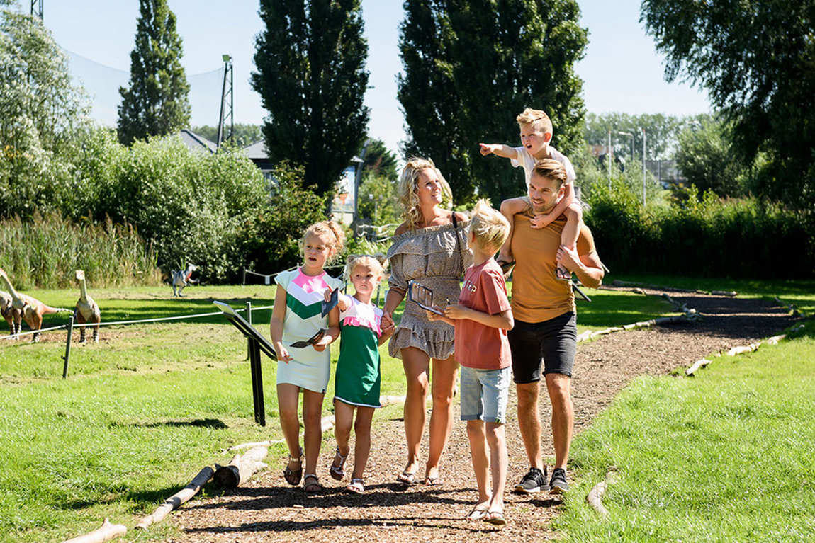 best dinosaur parks in europe photo 9