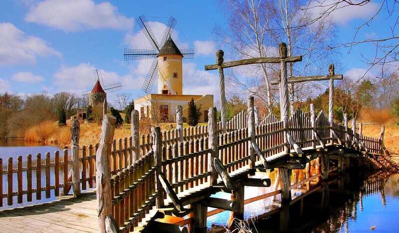 <span class=kid-textflex>Lower Saxony</span>