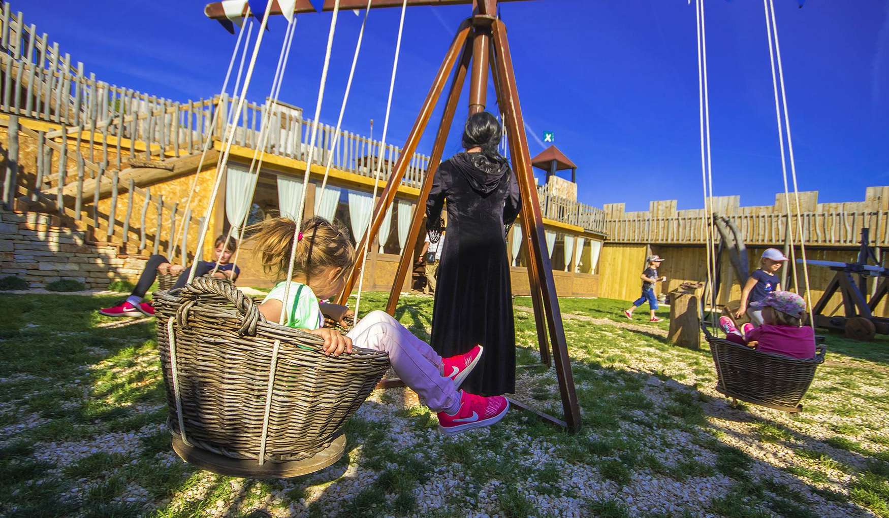 Деревянный замок Sanc Michael фото 1