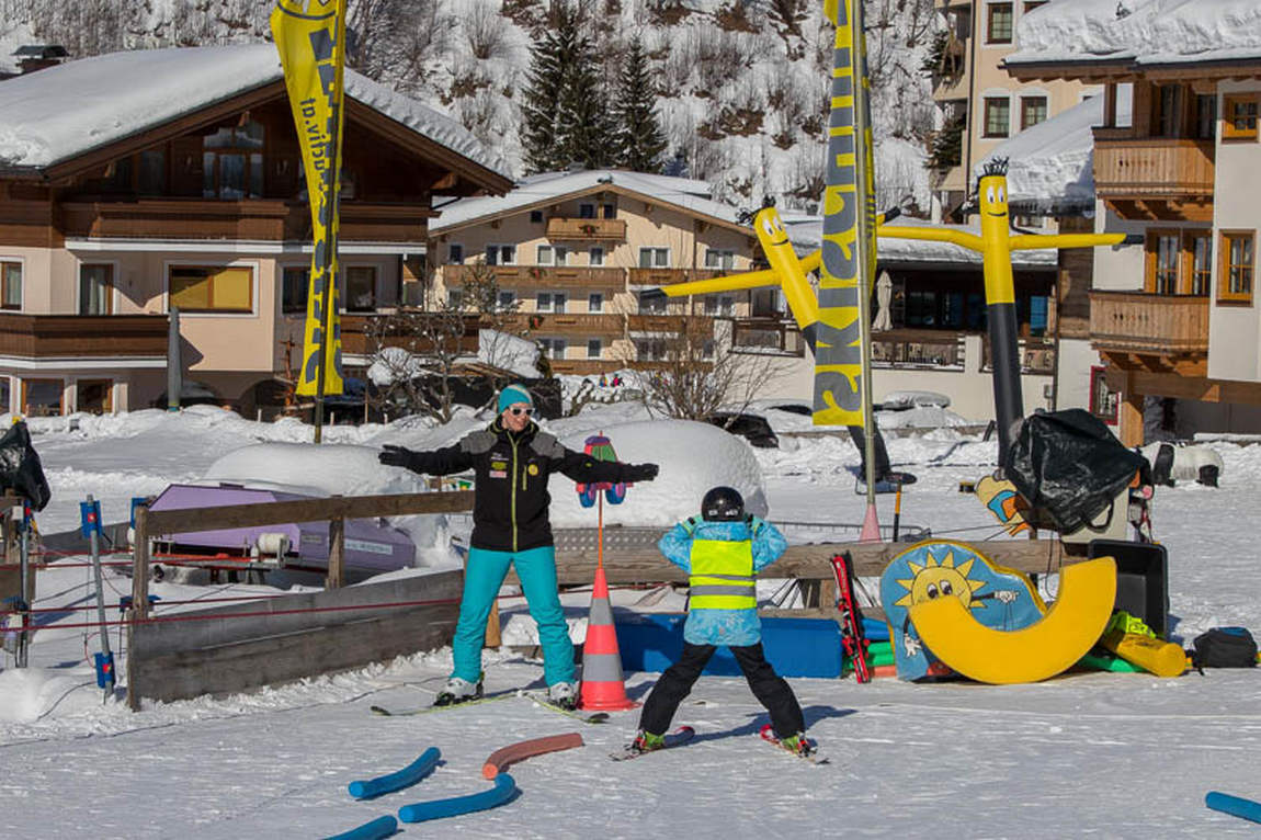 activ hinterglemm ski school photo 3