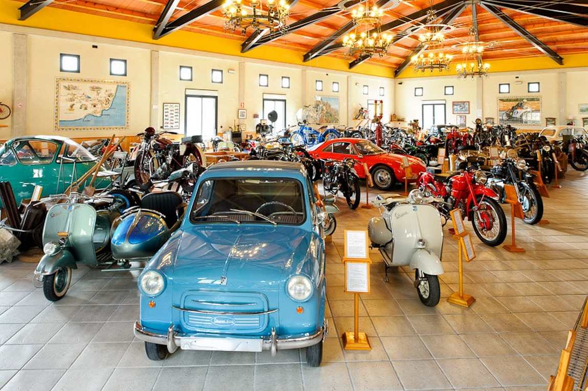 музей старинных мотоциклов и автомобилей фото 1