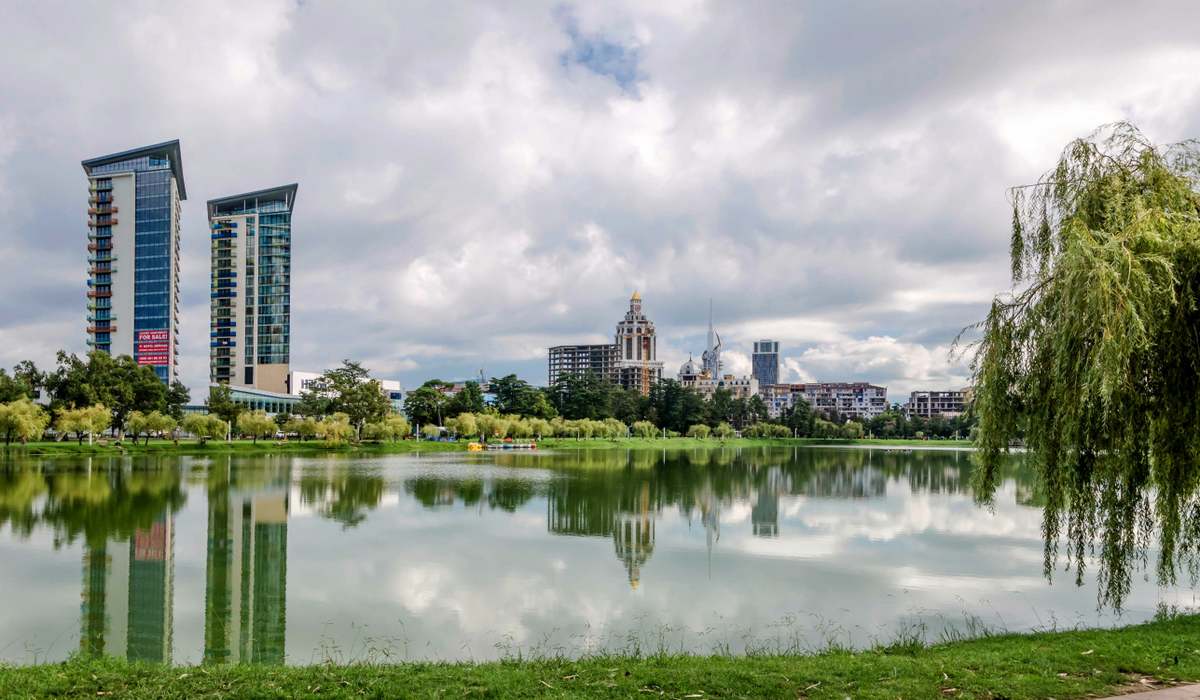 Парк 6 Мая в Батуми фото 1