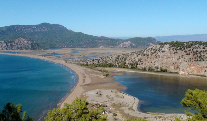 Пляж Изтузу