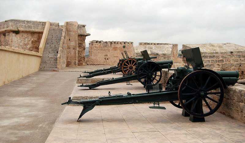 Замок Святого Карлоса (Castell de Sant Carles)