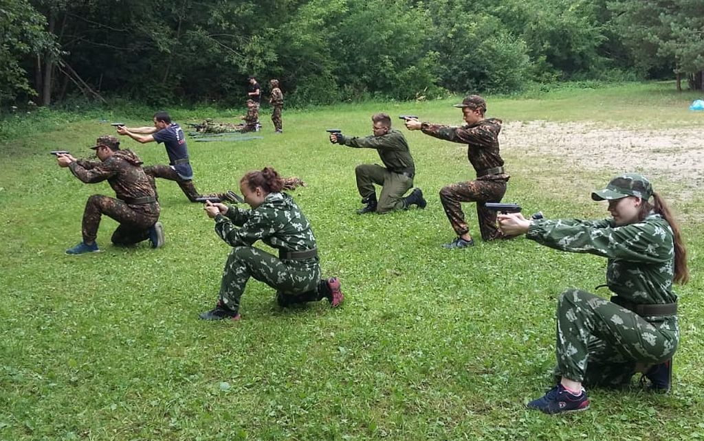 Герои фото 1