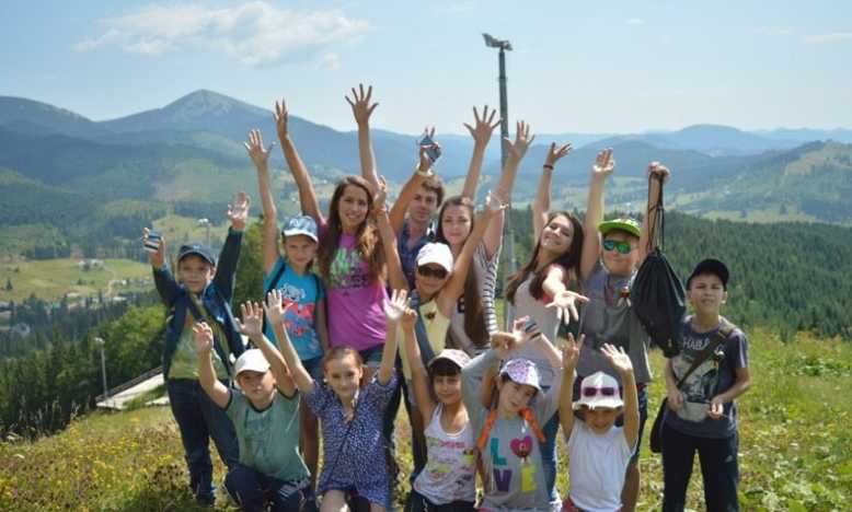 Harvard Summer Camp в Карпатах