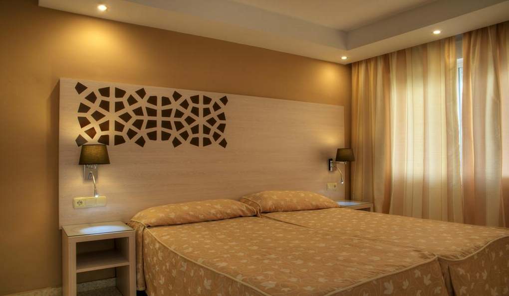 Aparthotel Puerto Azul