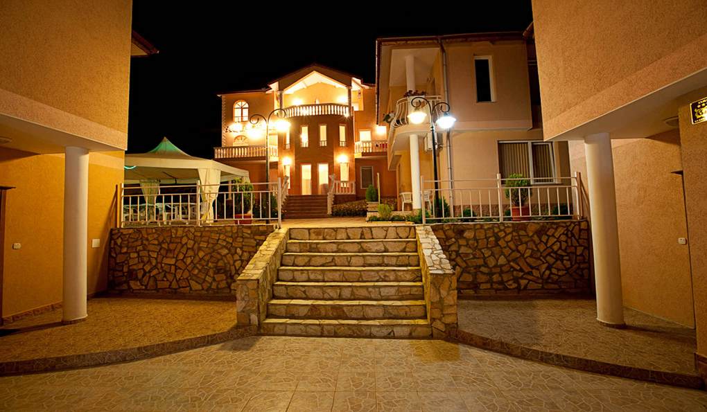 Aquarelle Hotel