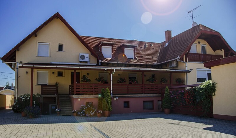 Arany Patkó Hotel & Étterem