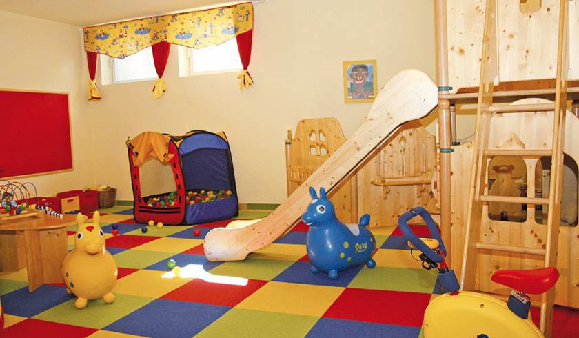 Crystls Aparthotel