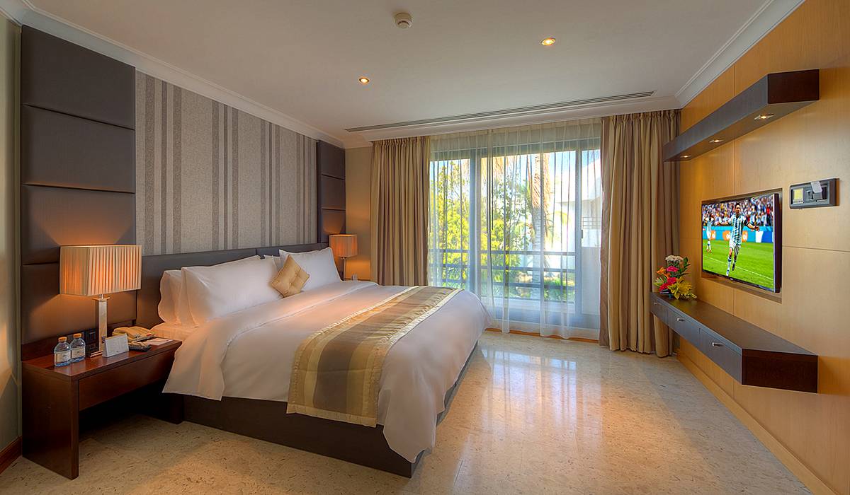 Dubai Marine Beach Resort & Spa