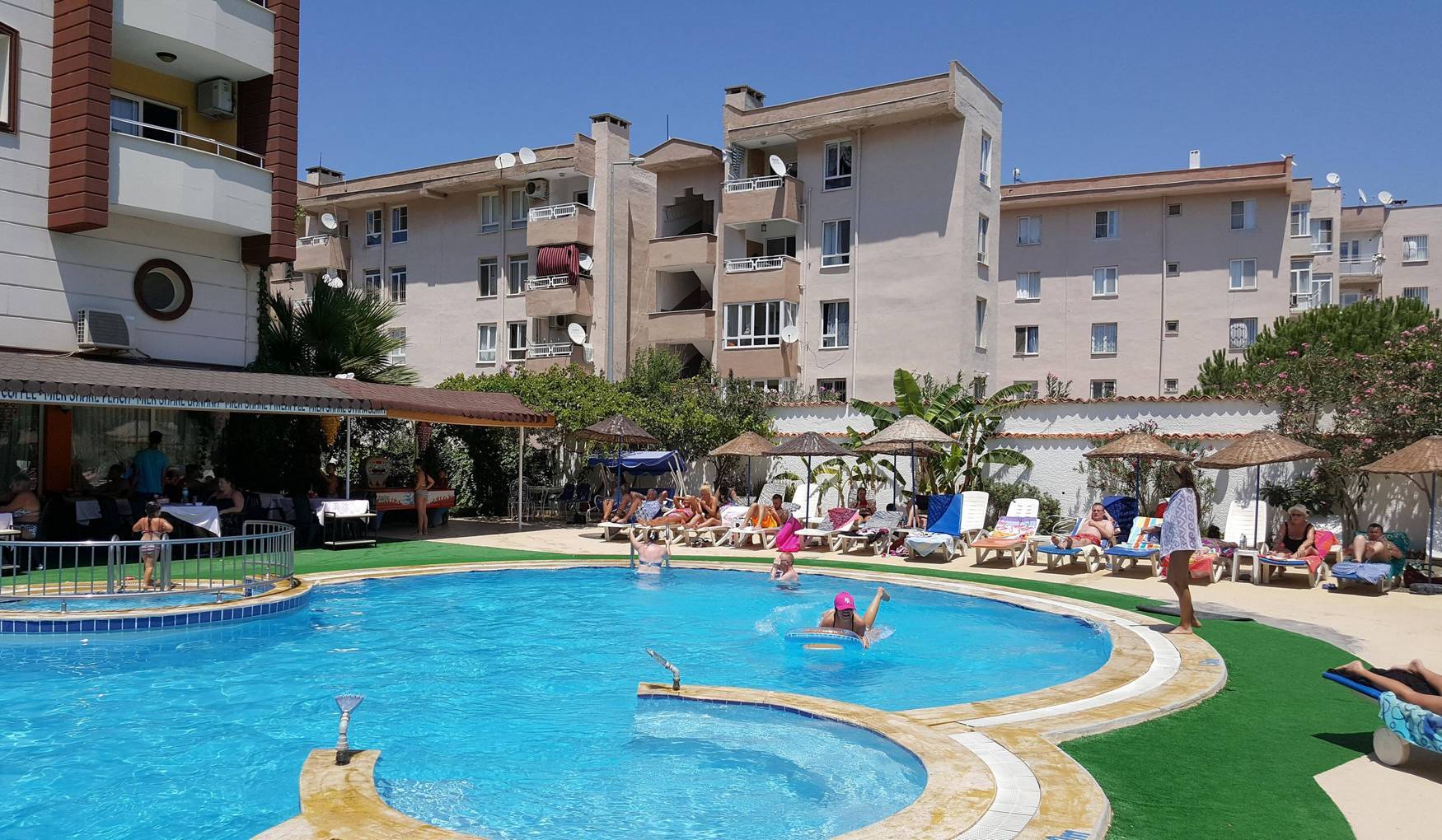 Golden Moon Apart Hotel