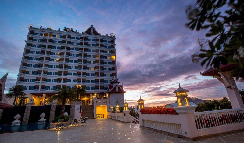 Grand Pacific Sovereign Resort & Spa