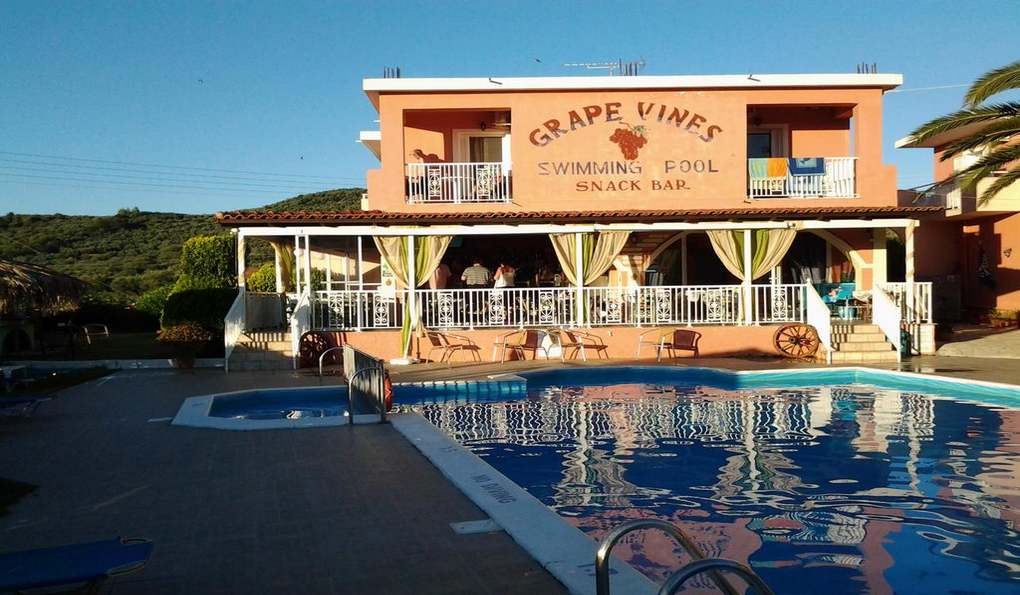 Grapevines Hotel
