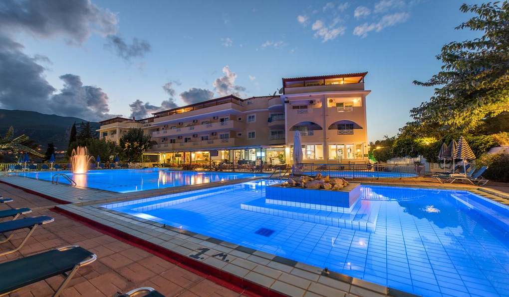 Koukounaria Hotel & Suites фото 1
