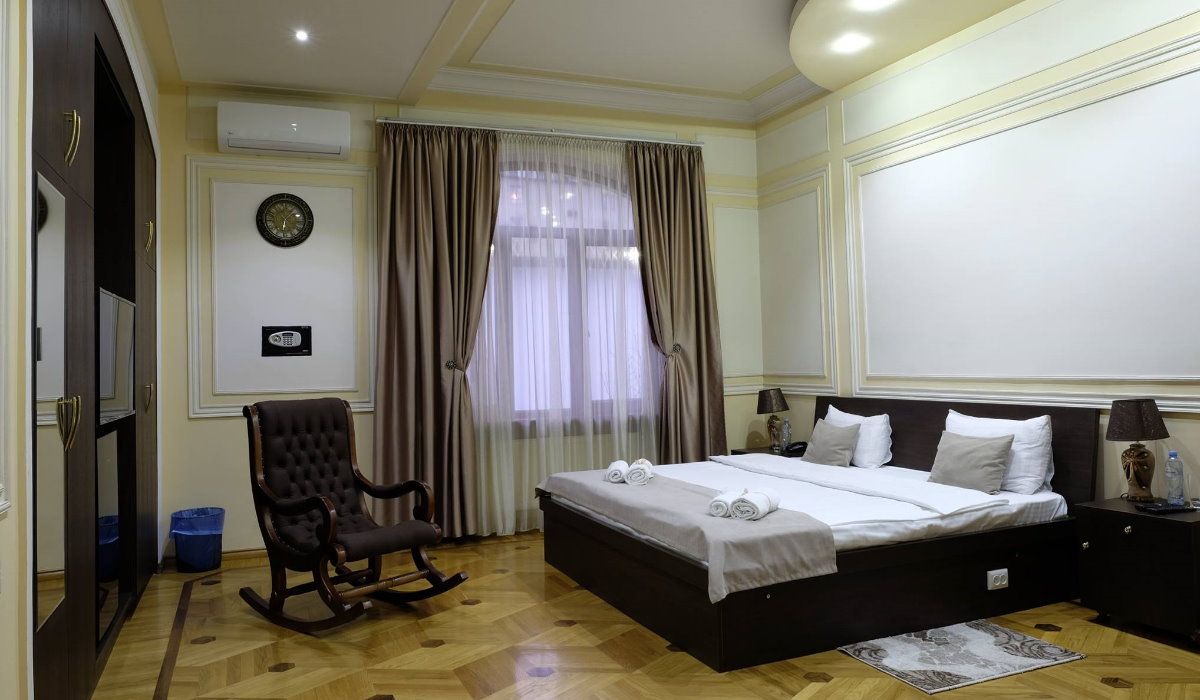 Hotel S&L