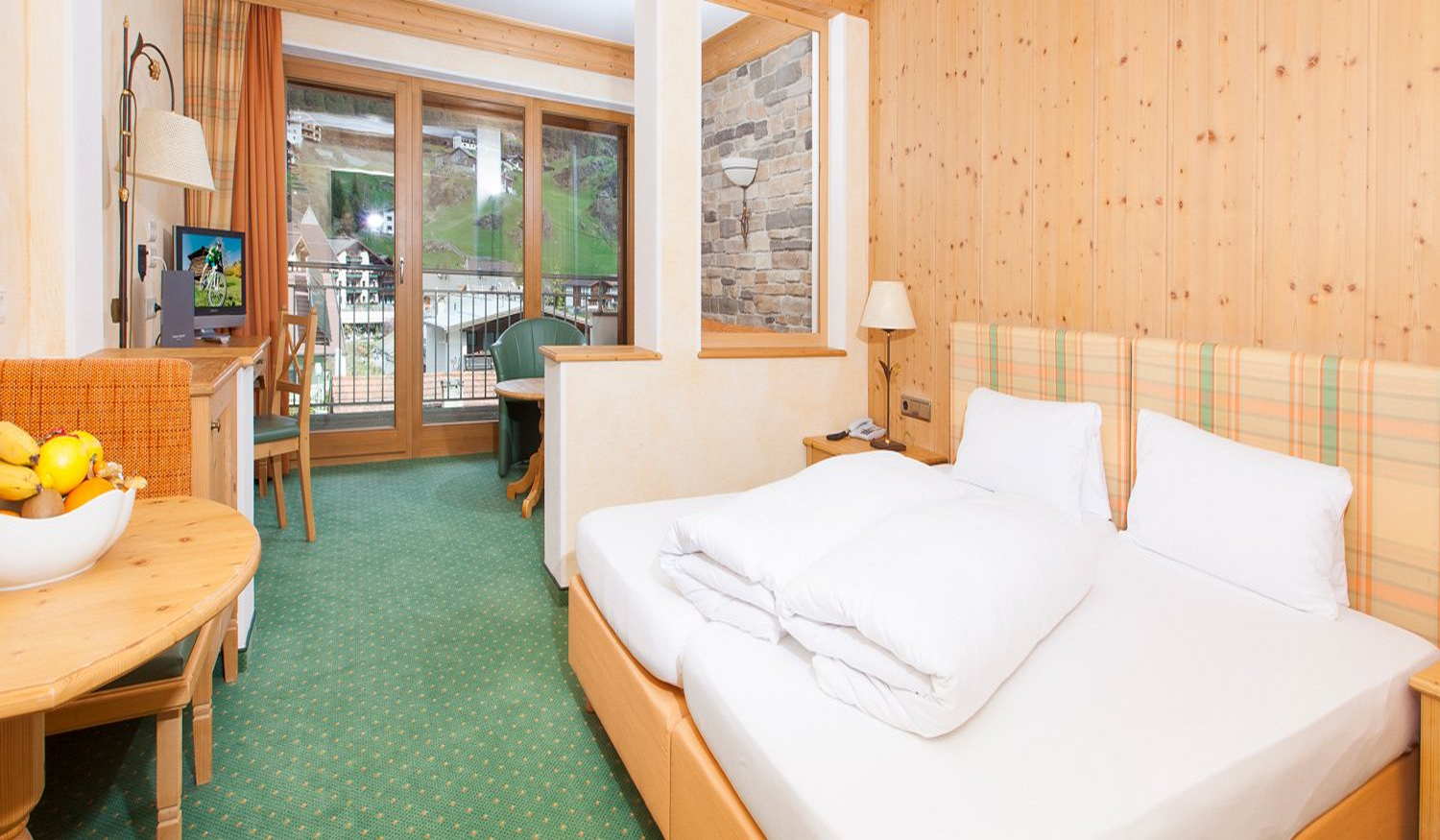 Hotel Tyrol фото 1