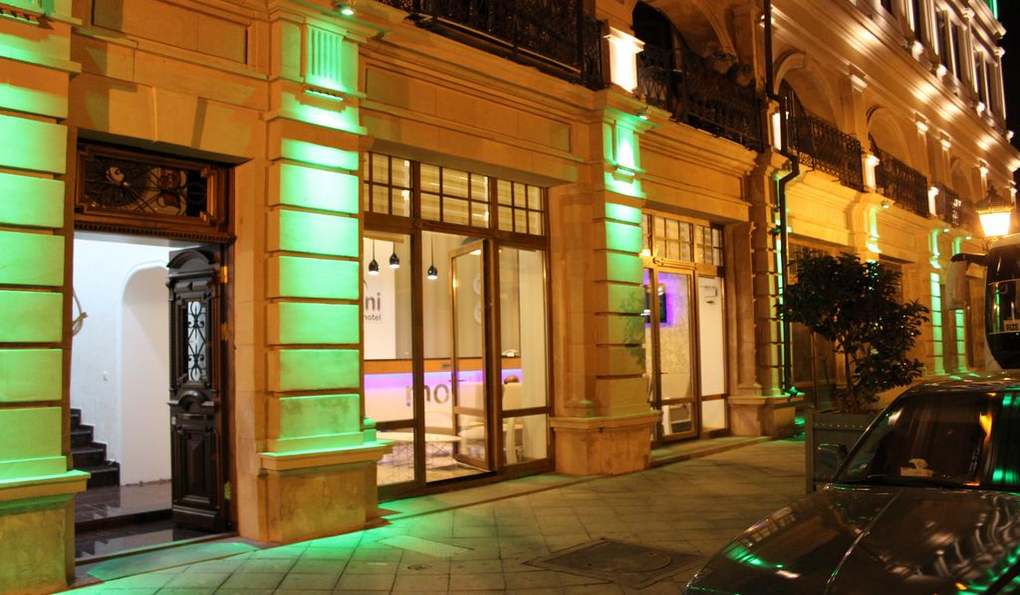 Moni Hotel Batumi фото 1