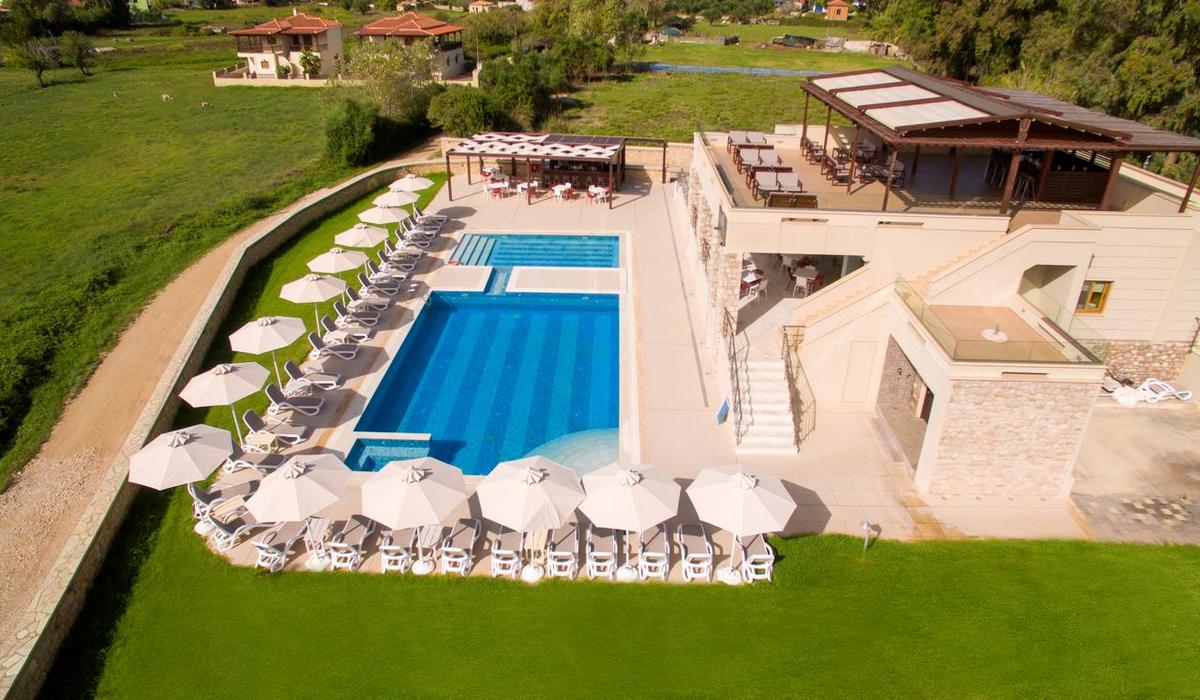 Niriides Luxury Villas