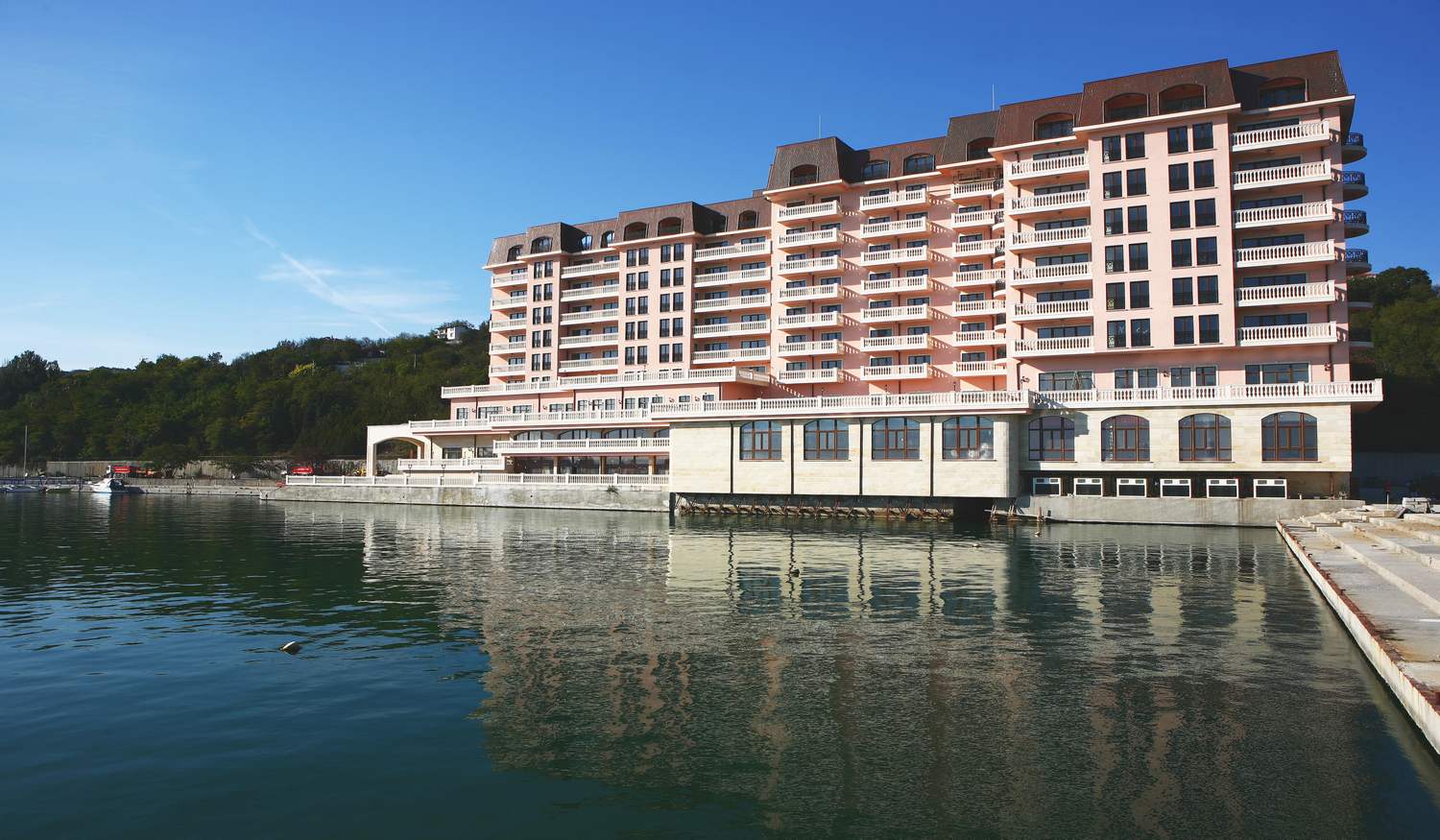Port Palace Apartments