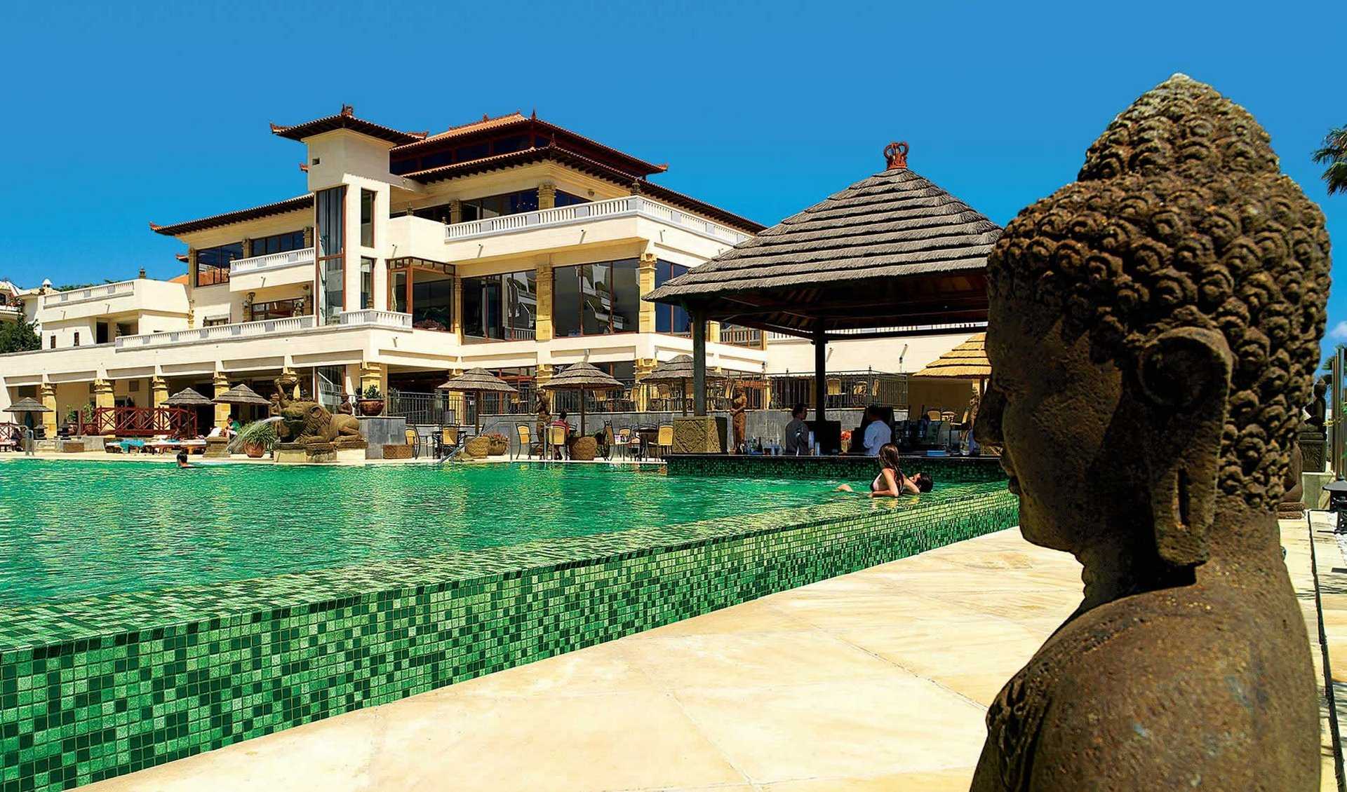 Regency Country Club, Apartments Suites