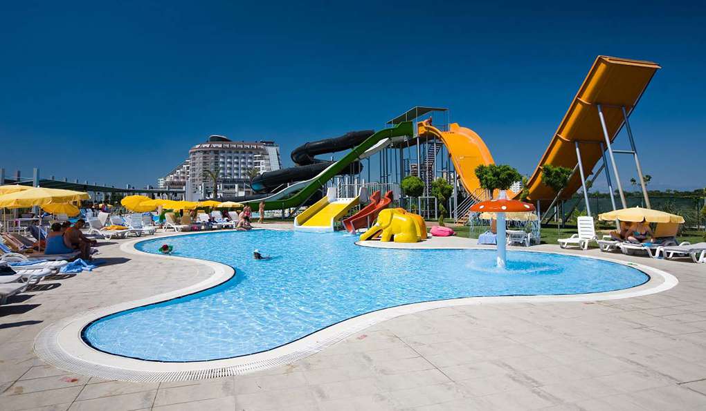 Saturn Palace Resort