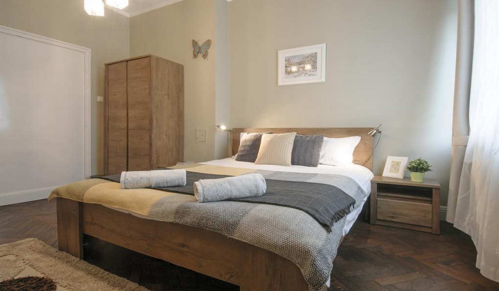 Top Center Artistic Apartment фото 1