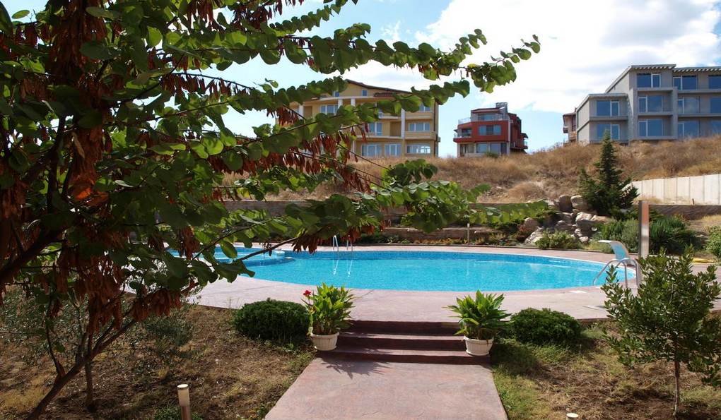 Villa Rouge Apartments