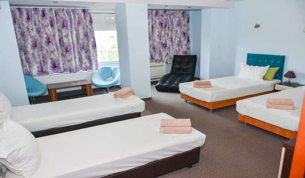 White Rose Family Hotel фото 1