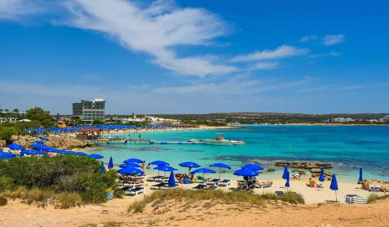 Айя-Напа в июле: летнее очарование «священного леса»