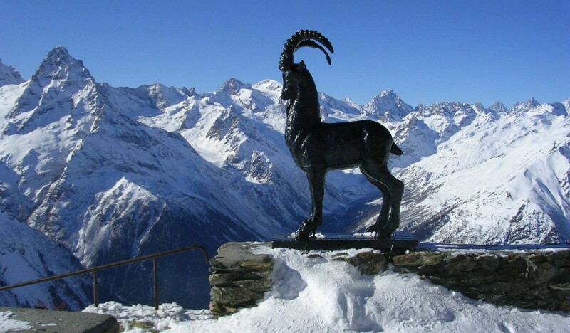 Домбай в январе: много снега и веселья