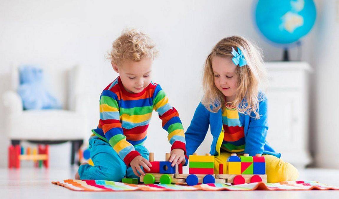 Игры для детей 4 лет дома и на улице: развивающие и развлекательные
