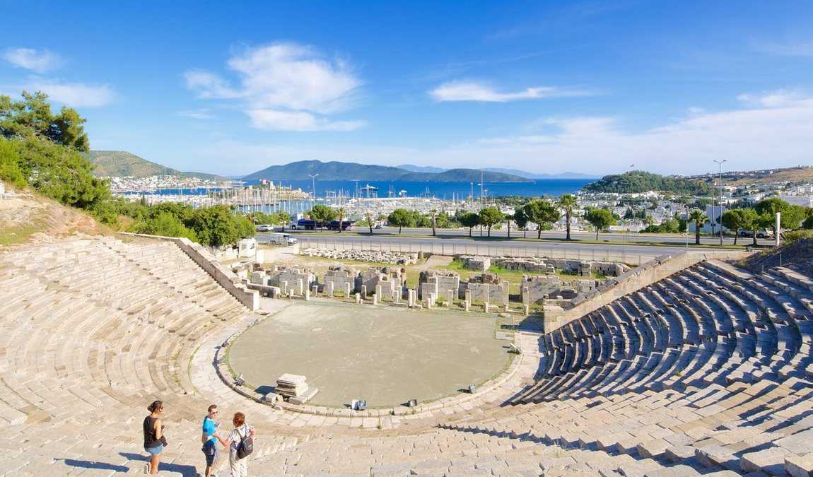 Экскурсионный отдых в Бодруме: амфитеатр